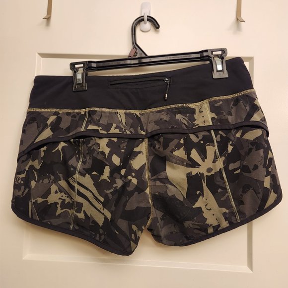 Speed Up Low-Rise Lined Short 2.5" - Pop Cut Fatigue Green Black / Black - Picture 3 of 9